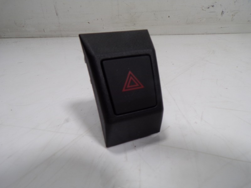 Recambio de warning para seat leon sportstourer (kl8) xcellence referencia OEM IAM 6F09532356PS 11548003 