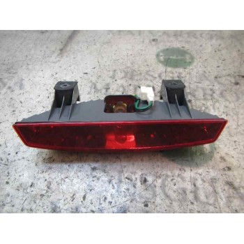 PILOTO TRASERO CENTRAL 927501G210 