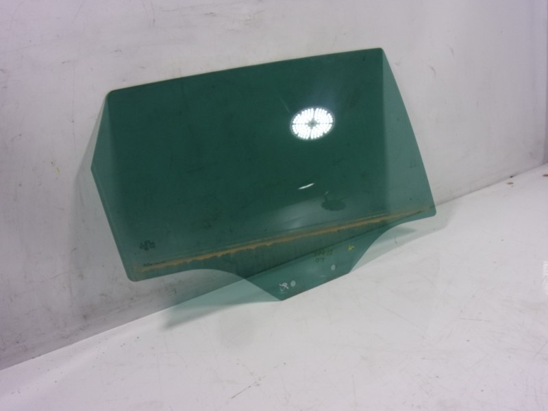 Recambio de cristal puerta trasero derecho para cupra ateca 2.0tsi 4drive referencia OEM IAM 575845026A  