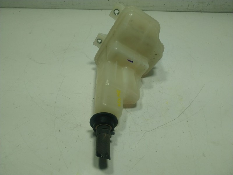 Recambio de deposito expansion para toyota hilux viii pick-up (_n1_) 2.4 d 4wd (gun125_) referencia OEM IAM 164700L122  