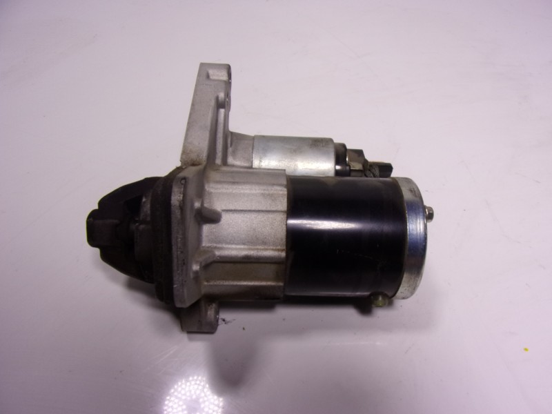 Recambio de motor arranque para renault captur 0.9 tce referencia OEM IAM 233000557R  233000557R