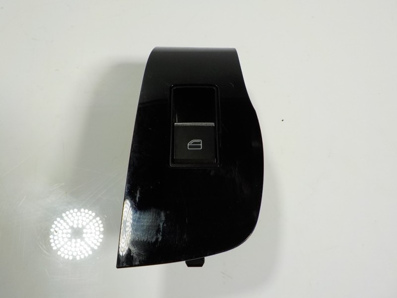 Recambio de mando elevalunas trasero izquierdo para mazda 3 berlina (bp) evolution referencia OEM IAM  BDGF66370 