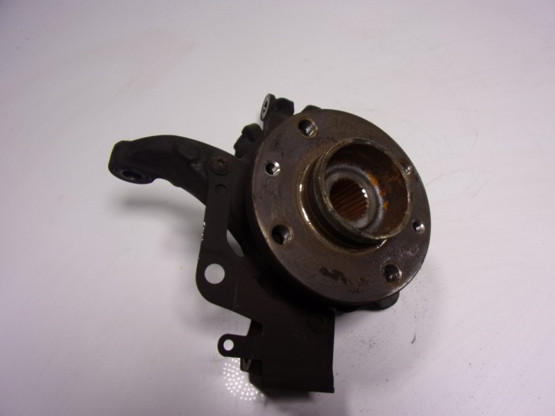 Recambio de mangueta delantera derecha para renault captur 0.9 tce referencia OEM IAM 400148079R  402022048R