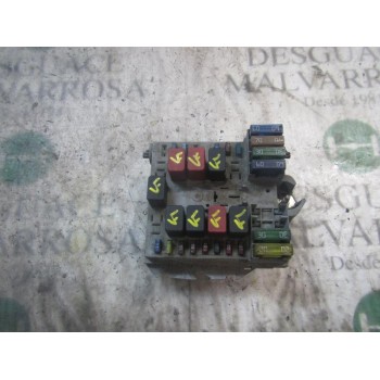 CAJA RELES / FUSIBLES 