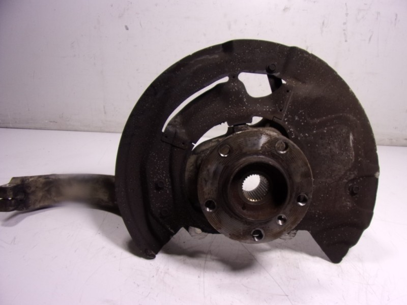 Recambio de mangueta delantera derecha para bmw x6 (e71) 3.0d referencia OEM IAM 31216869870  31226867808