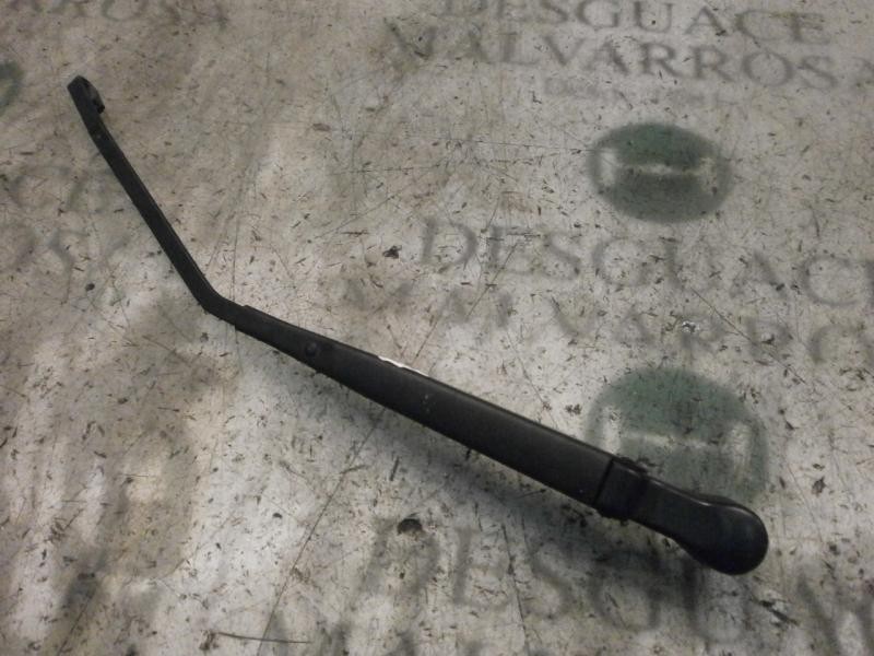 Recambio de brazo limpia trasero para kia carnival td ls travel referencia OEM IAM 0K55367421  