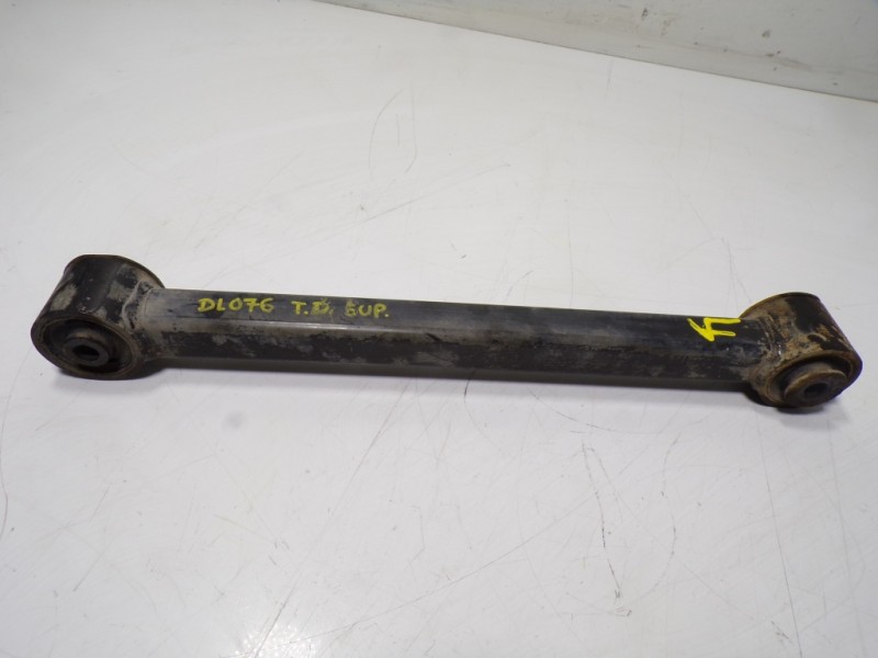 Recambio de brazo suspension superior trasero derecho para jeep commander 3.0 v6 crd limited referencia OEM IAM 52089629AC  