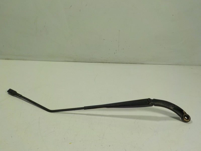 Recambio de brazo limpia delantero derecho para renault captur 1.5 dci diesel fap energy referencia OEM IAM 288864303R  