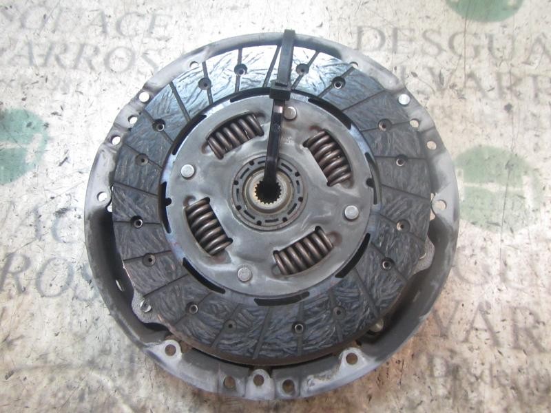 Recambio de kit embrague para fiat punto (199) 1.2 cat referencia OEM IAM 71752454  