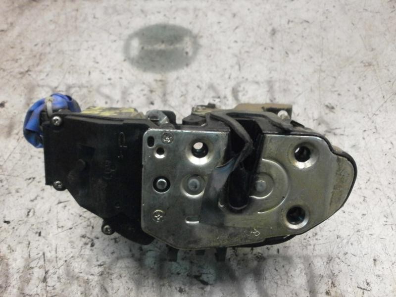 Recambio de cerradura puerta delantera derecha para kia carnival td ls travel referencia OEM IAM 0K55258310B  