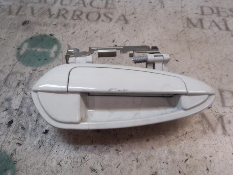 Recambio de maneta exterior delantera derecha para fiat punto (199) 1.2 cat referencia OEM IAM 735499034  