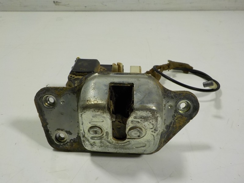 Recambio de cerradura maletero / porton para jeep commander 3.0 v6 crd limited referencia OEM IAM   