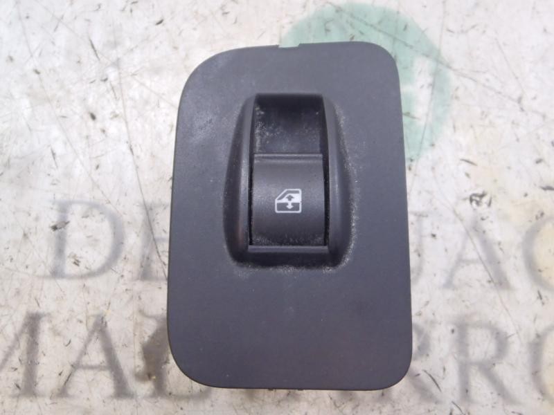 Recambio de mando elevalunas delantero derecho para fiat qubo (300) 1.3 16v jtd cat referencia OEM IAM 735461282  