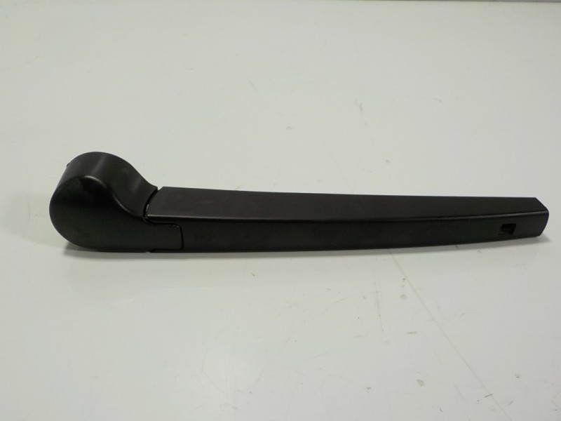 Recambio de brazo limpia trasero para volkswagen polo (6c1) 1.4 tdi referencia OEM IAM 6R6955707B  