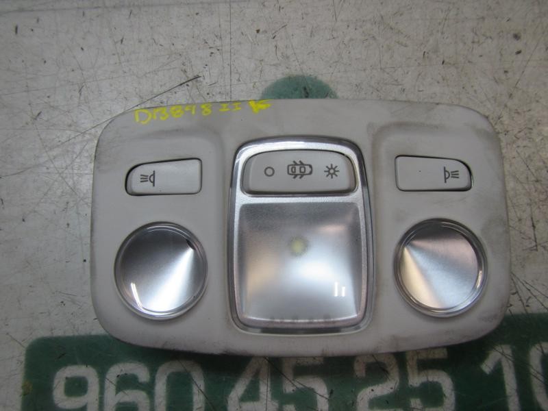 Recambio de piloto interior para citroën c4 lim. white attraction referencia OEM IAM 6362AS  