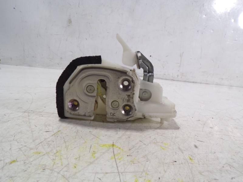 Recambio de cerradura puerta trasera derecha para mazda 3 lim. () 2.2 turbodiesel cat referencia OEM IAM BHN972310B 7F23D0328 7F