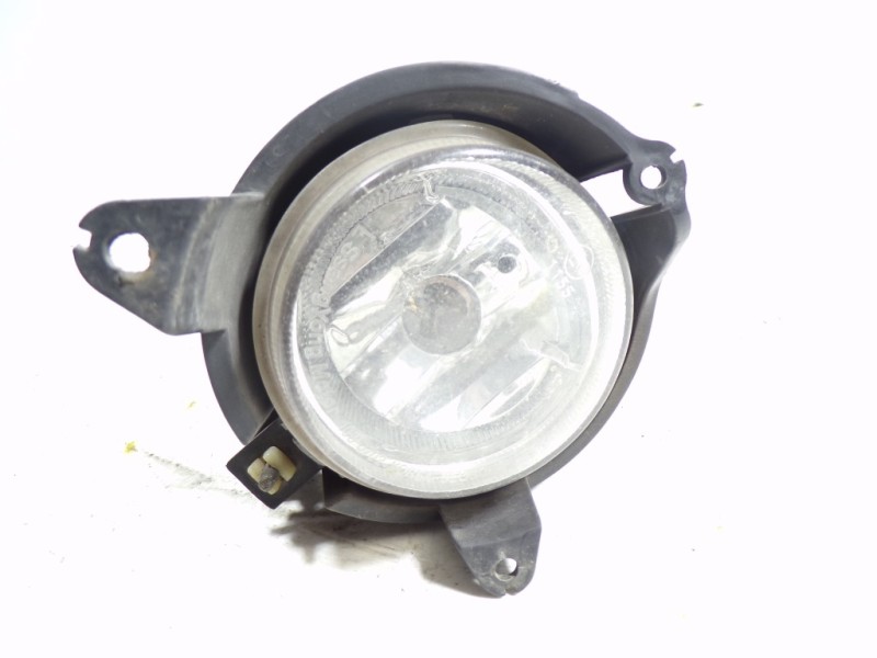 Recambio de faro antiniebla derecho para ssangyong actyon 2.0 td cat referencia OEM IAM 8320221001  