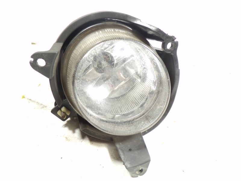 Recambio de faro antiniebla izquierdo para ssangyong actyon 2.0 td cat referencia OEM IAM 8320121001  
