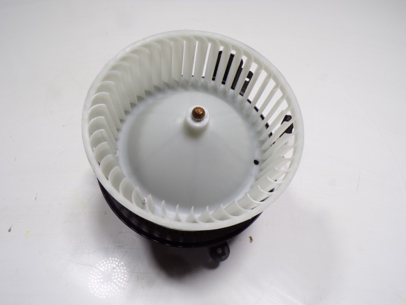 Recambio de motor calefaccion para seat arona 1.0 tsi referencia OEM IAM 2Q1820021 2Q1820021 GT860003