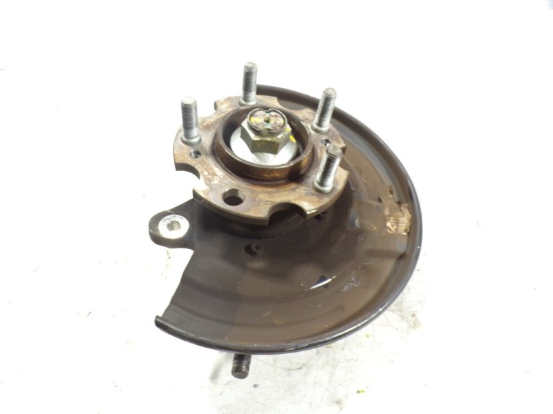 Recambio de mangueta delantera izquierda para ssangyong actyon 2.0 td cat referencia OEM IAM   