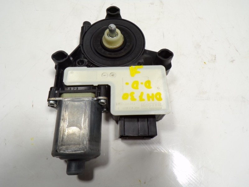 Recambio de motor elevalunas delantero derecho para seat arona 1.0 tsi referencia OEM IAM 2Q1959882D 2Q1959882D 0130822064