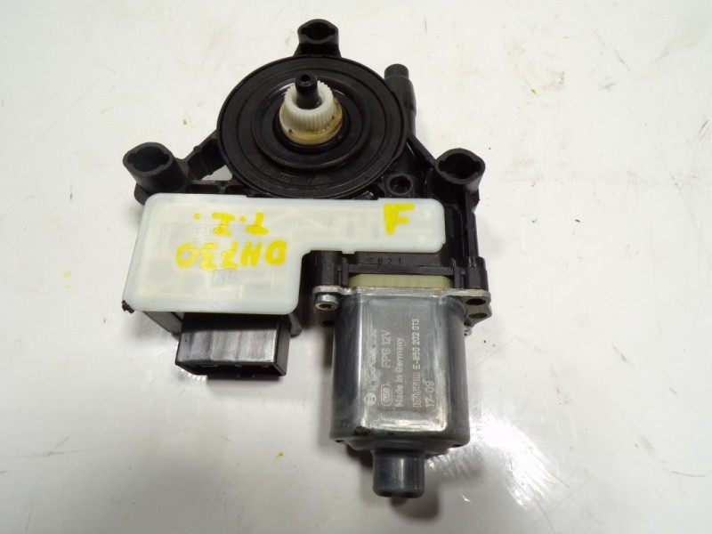 Recambio de motor elevalunas trasero izquierdo para seat arona 1.0 tsi referencia OEM IAM 5Q0959811D 5Q0959811D 0130822695