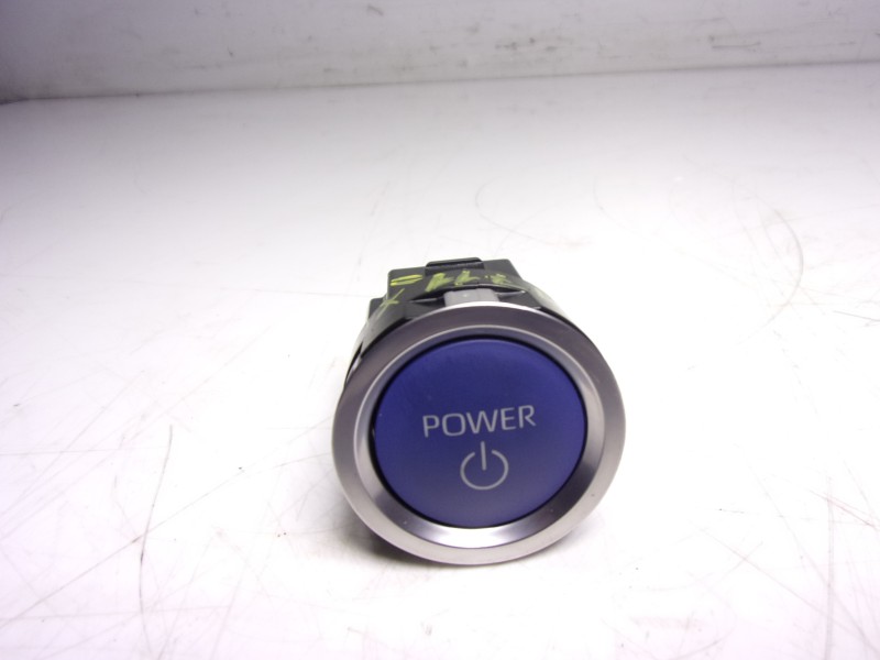 Recambio de modulo electronico para toyota yaris 1.5 vvti hev referencia OEM IAM 8961102190 4522136 