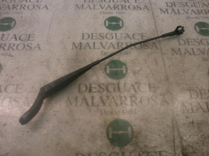 Recambio de brazo limpia delantero izquierdo para peugeot 207 xs referencia OEM IAM   