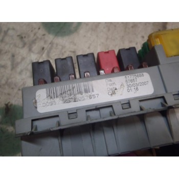 CAJA RELES / FUSIBLES 51775688 51775688 