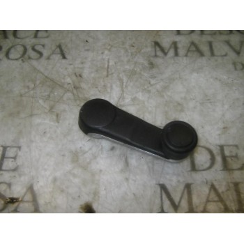 MANETA ELEVALUNAS TRASERA IZQUIERDA 