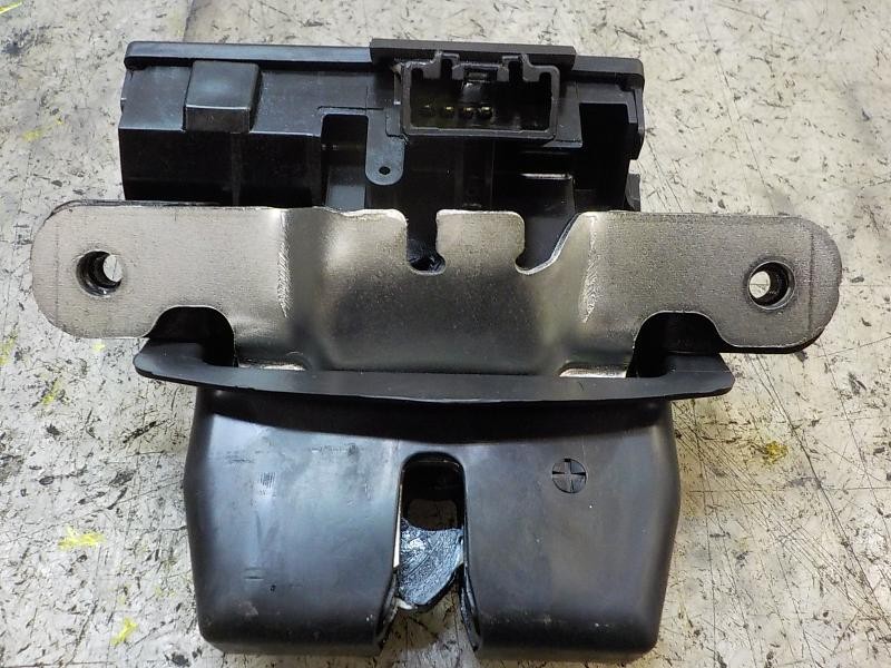 Recambio de cerradura maletero / porton para ford fiesta (ccn) trend referencia OEM IAM 1761865  