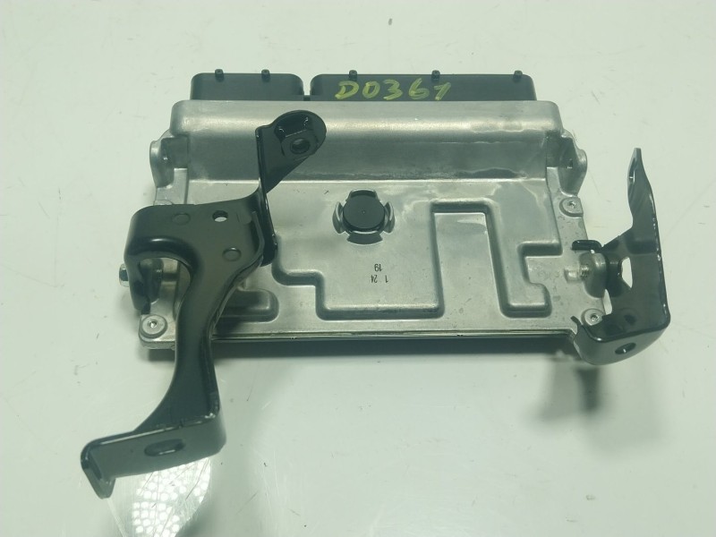 Recambio de centralita motor uce para lexus lbx hybrid 1.5 vvti hybrid (mayh10l) referencia OEM IAM 896615CF40 896615CF40 