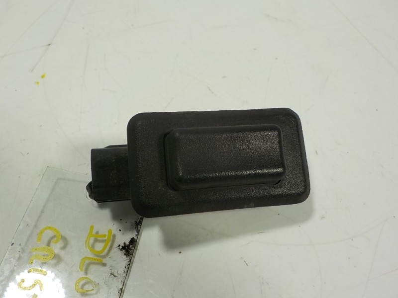 Recambio de maneta porton para jeep commander 3.0 v6 crd limited referencia OEM IAM   