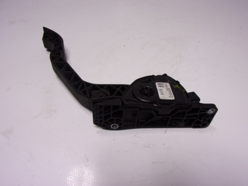 Recambio de potenciometro pedal para ford c-max 1.6 tdci cat referencia OEM IAM 1682673 AV619F836 