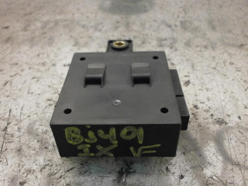 Recambio de modulo electronico para kia carnival td ls travel referencia OEM IAM 0K2AC677R0B 0K2AC677R0B 