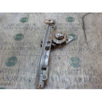 ELEVALUNAS TRASERO DERECHO 