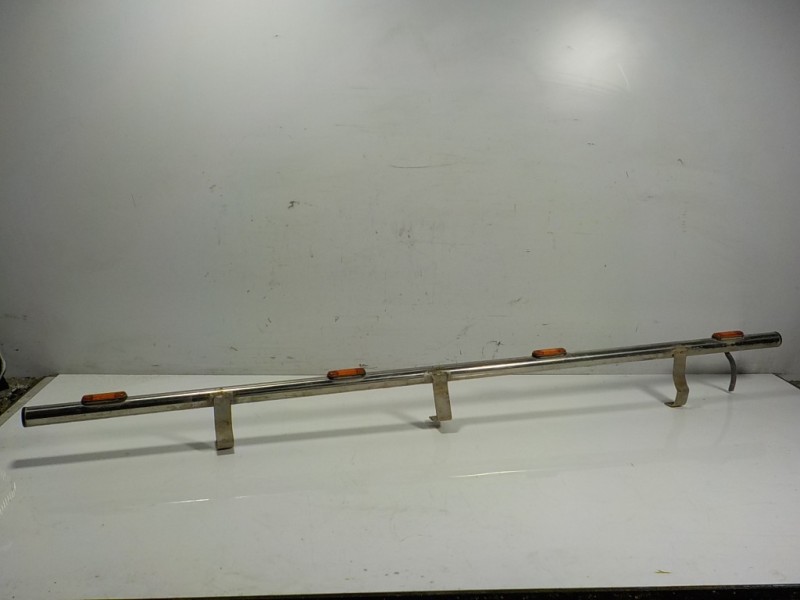 Recambio de estribo para jeep commander 3.0 v6 crd limited referencia OEM IAM   