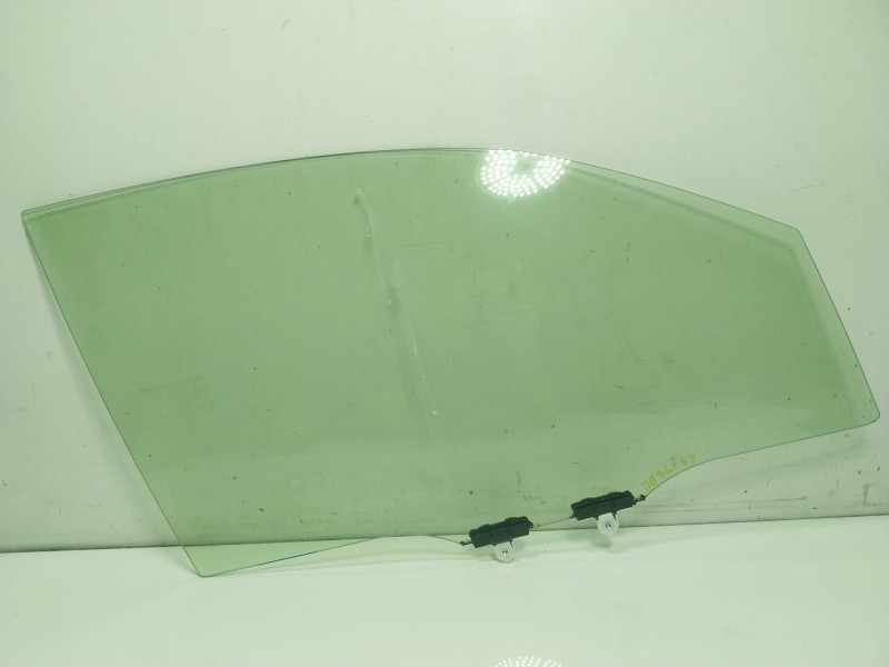 Recambio de cristal puerta delantero derecho para lexus lbx hybrid 1.5 vvti hybrid (mayh10l) referencia OEM IAM 6810152240  