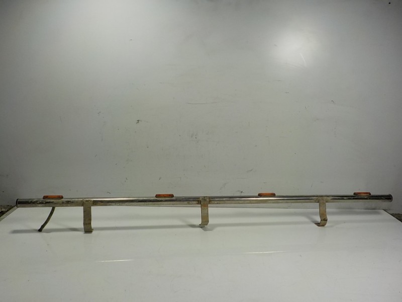 Recambio de estribo para jeep commander 3.0 v6 crd limited referencia OEM IAM   