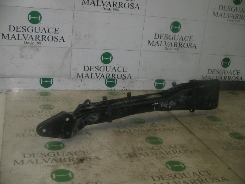 Recambio de travesaño inferior para nissan primera berlina (p12) visia referencia OEM IAM   