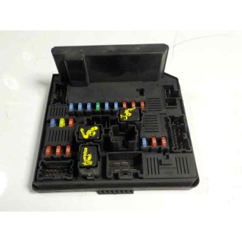 CAJA RELES / FUSIBLES 284B7JD00B 