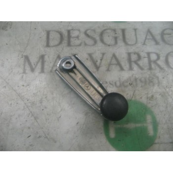 MANETA ELEVALUNAS TRASERA DERECHA 