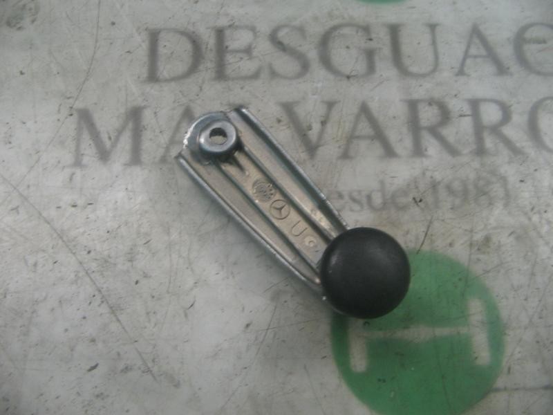 Recambio de maneta elevalunas trasera derecha para mercedes-benz clase e (w124) berlina 3.0 cat referencia OEM IAM   