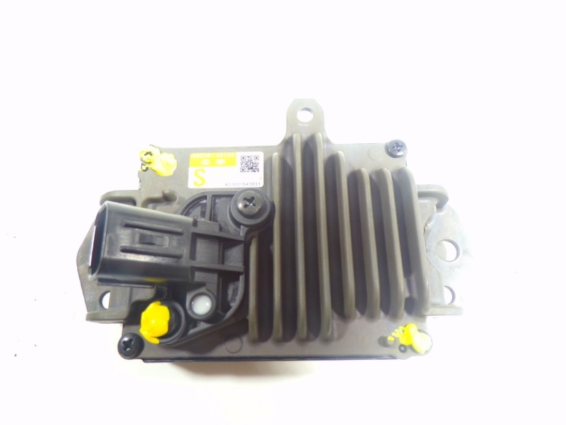 Recambio de modulo electronico para toyota rav4 hybrid fwd referencia OEM IAM 8821033120 8821033120 2301008016