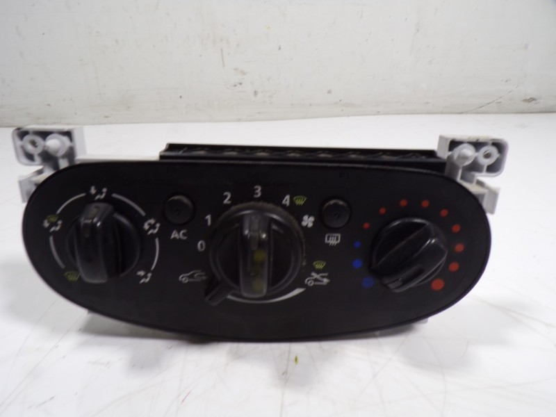 Recambio de mando calefaccion / aire acondicionado para dacia duster 1.5 dci diesel fap cat referencia OEM IAM 275101924R A13032
