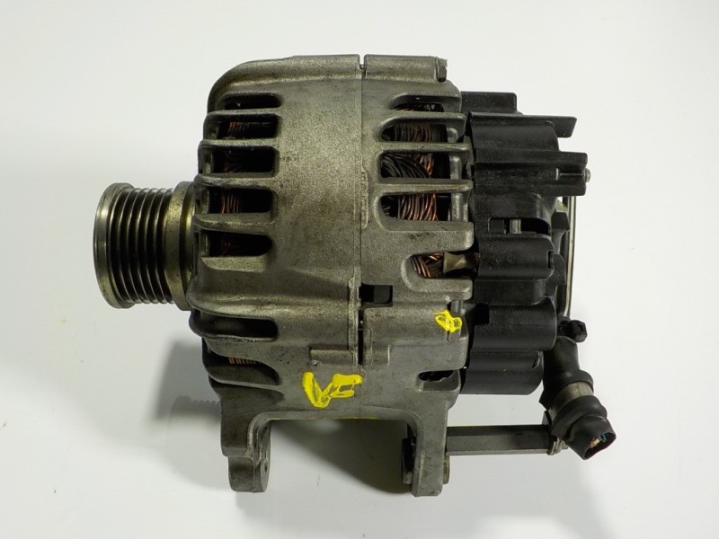 Recambio de alternador para seat leon (5f1) 1.6 tdi referencia OEM IAM 03L903023J 03L903023J TG12C113