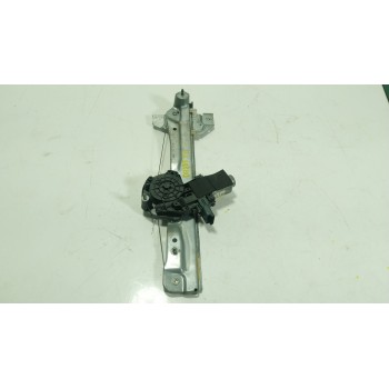 ELEVALUNAS TRASERO DERECHO 