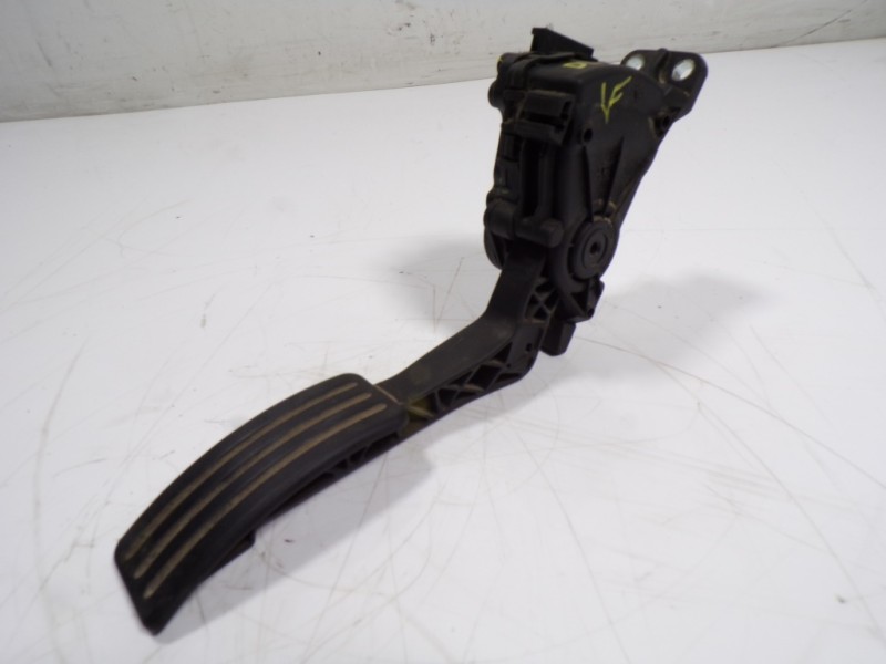 Recambio de potenciometro pedal para dacia duster 1.5 dci diesel fap cat referencia OEM IAM 6001548477 6PV00908502 