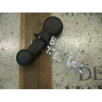 MANETA ELEVALUNAS TRASERA DERECHA 