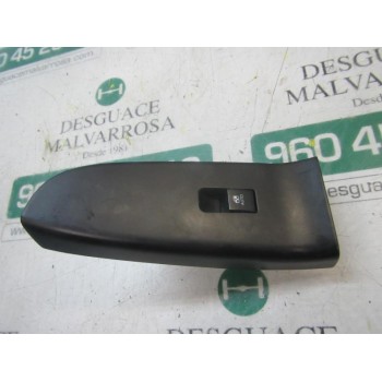 MANDO ELEVALUNAS DELANTERO DERECHO 935751H100EQ 935751H100 